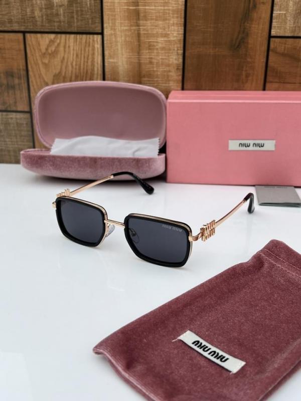 Mi_u_m_iu_559_gold_black