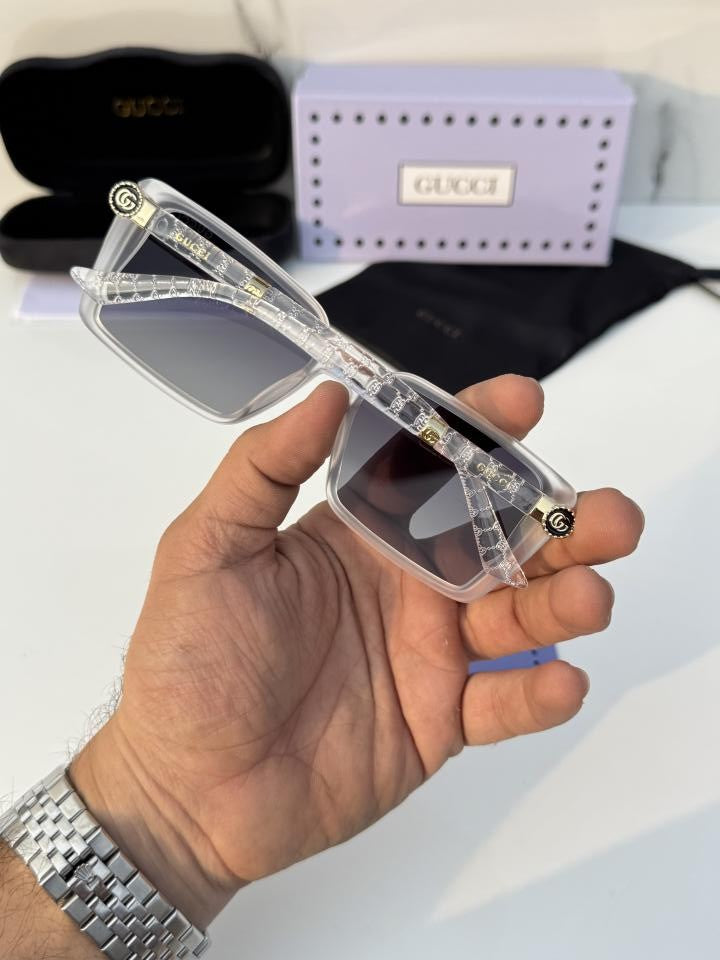 Gu_cci_2892_water_black