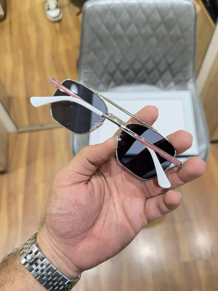 T h_enri 3845 silver black