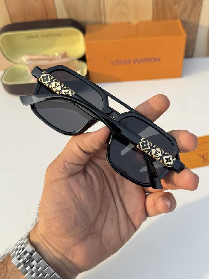 Lo_uis_vui_tton_2687_black_gold