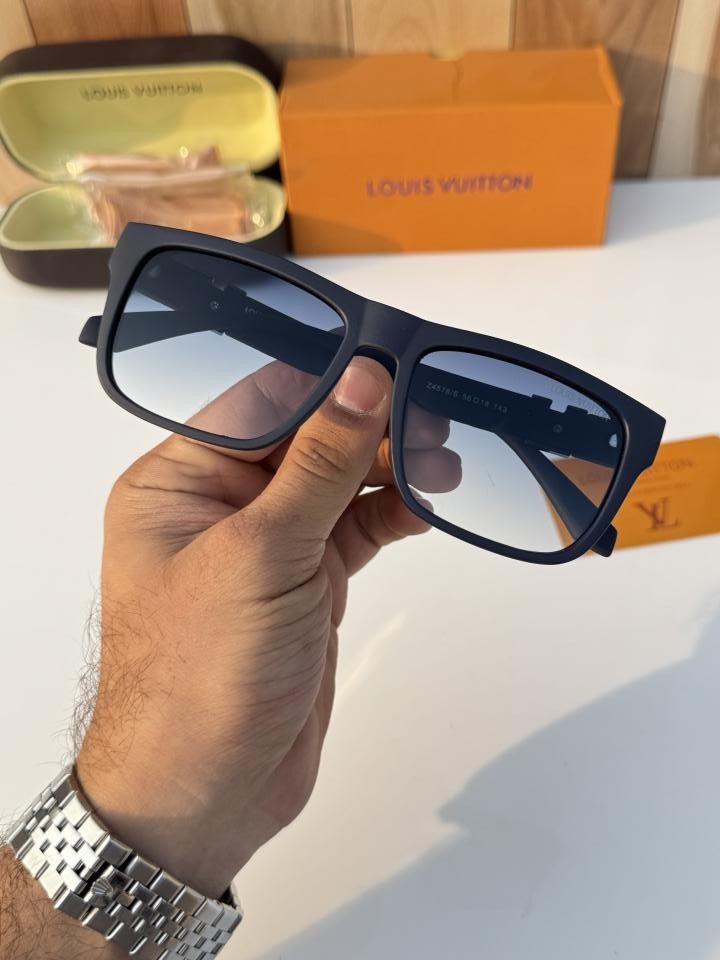 Lo_uis_vu_itton_578_matt_blue