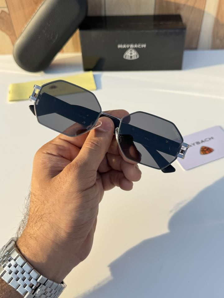 Mayb_ach_9126_silver_black